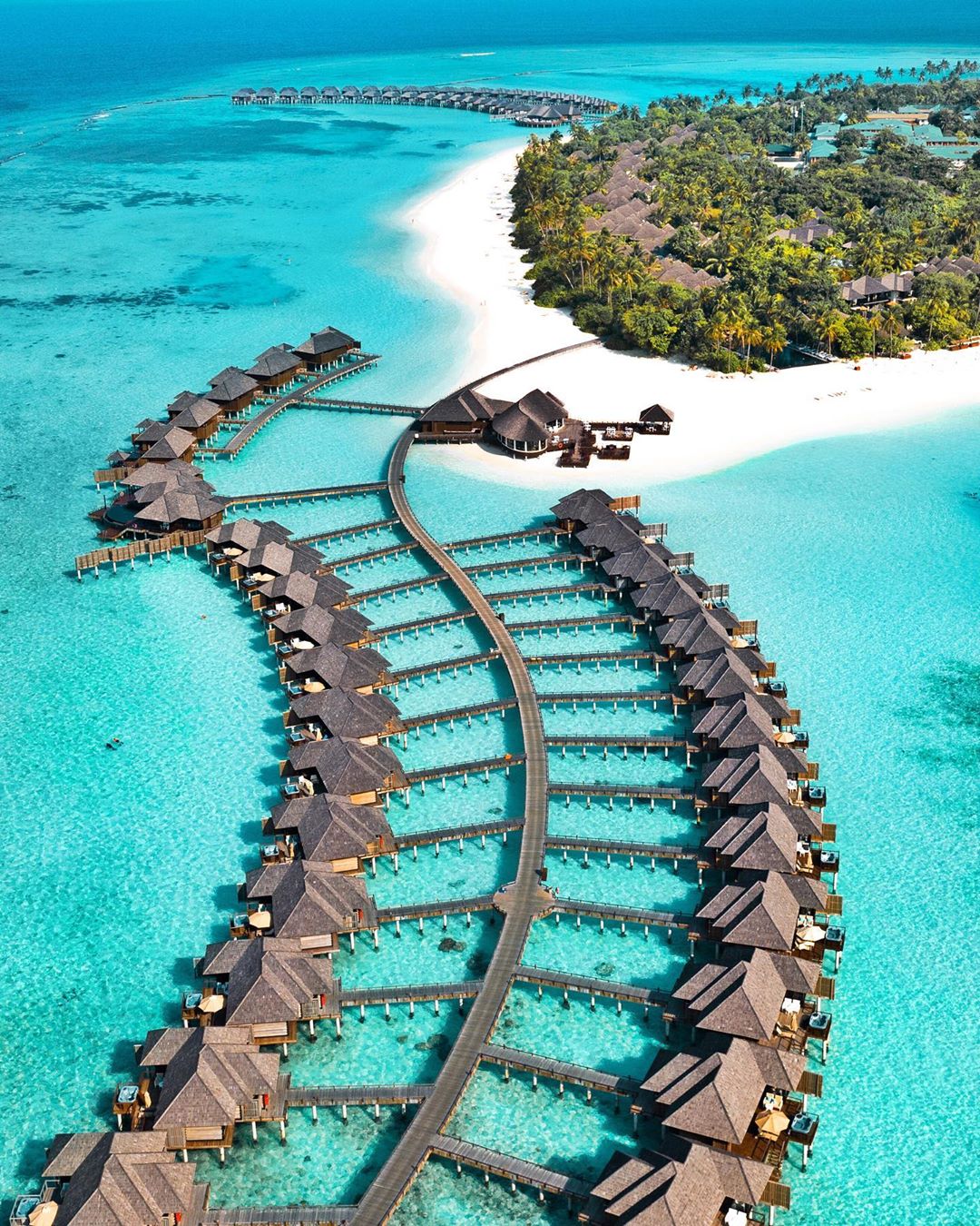 Dãy villa trên mặt nước - water bungalow cao cấp của resort Sun Siyam Iru Fushi Maldives @sunsiyamirufushi